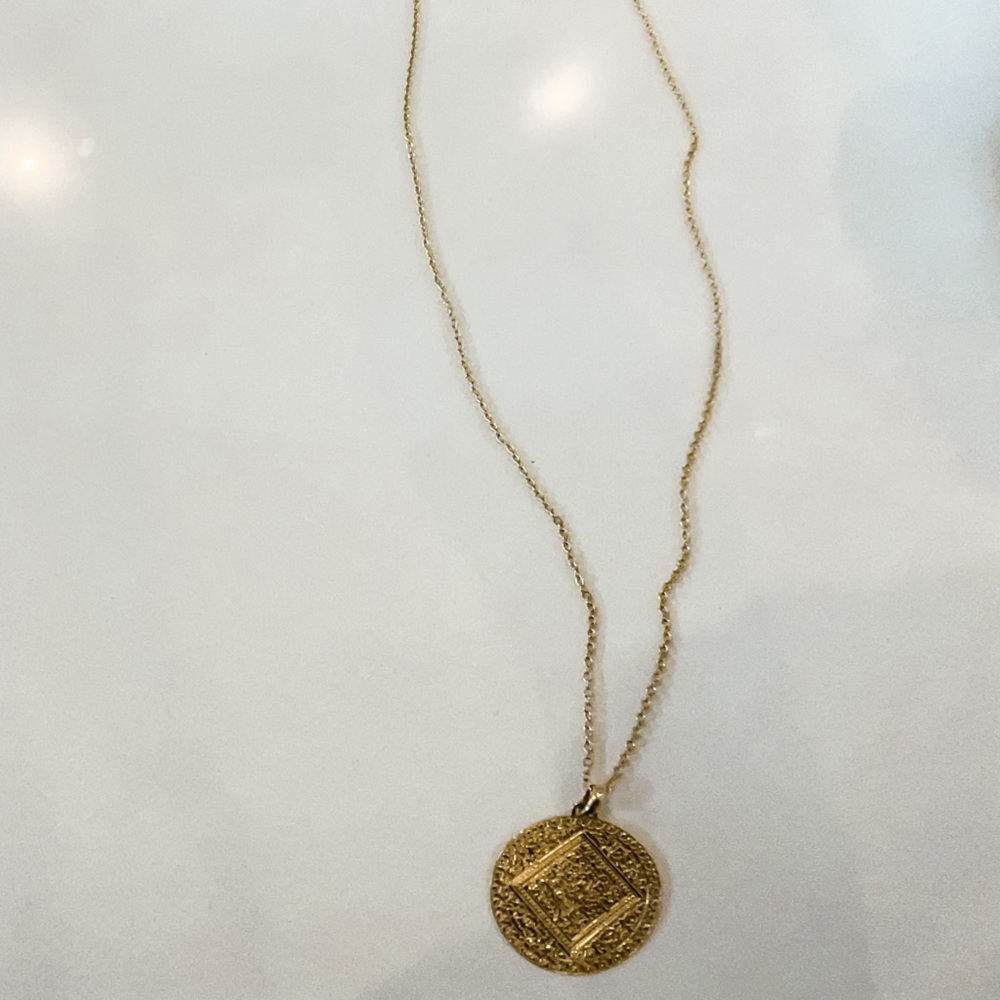 Monica Vinader 	Marie Pendant Charm with Rolo 32”chain necklace